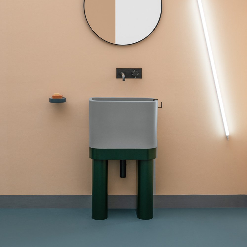Mobile bagno a terra Plug con lavabo appoggio in ceramica Collezione Cosa H.35 AXA ceramica