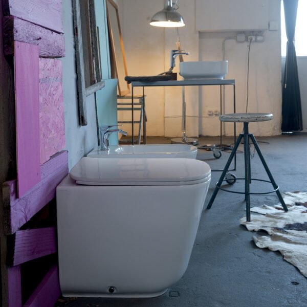 Miniatura WC e bidet a terra con lavabo, vista alternativa in ceramica Collezione Tribeca Kerasan per arredo bagno – Tuttidea