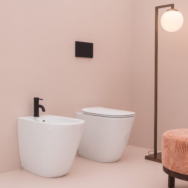 Wc e Bidet a terra in ceramica Collezione Eva AXA per arredo bagno – Tuttidea