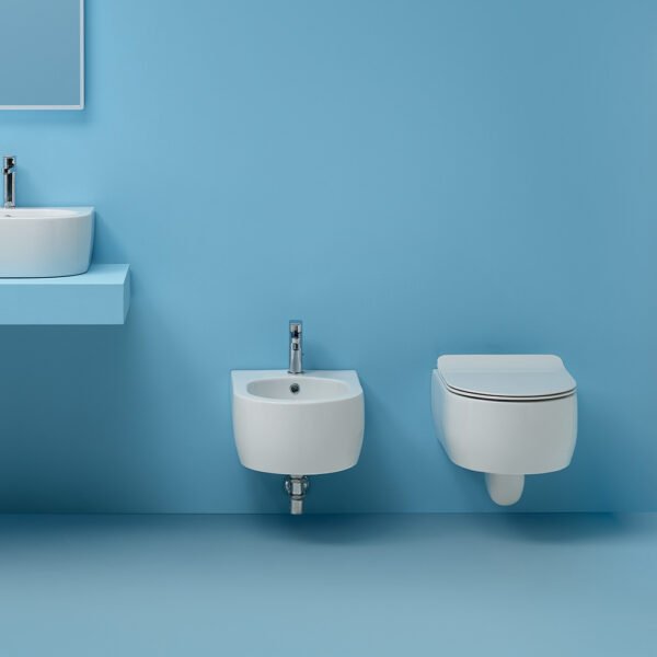 WC e bidet sospesi in ceramica Flo Kerasan per arredo bagno – Tuttidea
