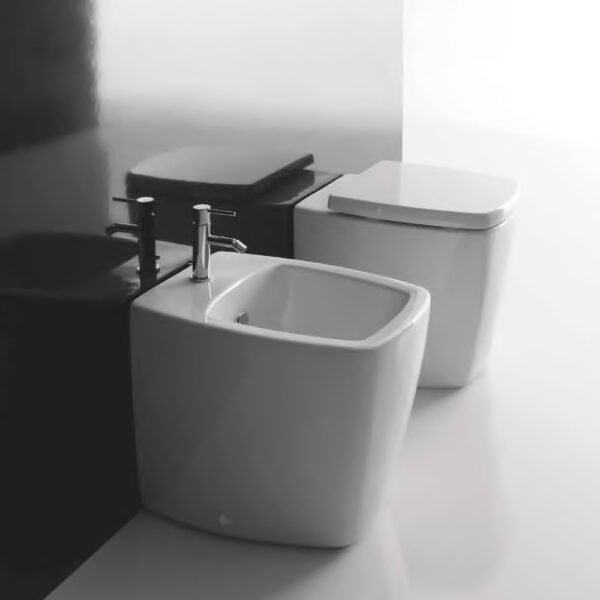 WC e bidet a terra in ceramica bianca SA02 Galassia per arredo bagno – Tuttidea