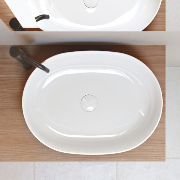 Dettaglio dall'alto del lavabo da appoggio in ceramica bianca della collezione Ciotole Acquaceramica Colavene per arredo bagno – Tuttidea
