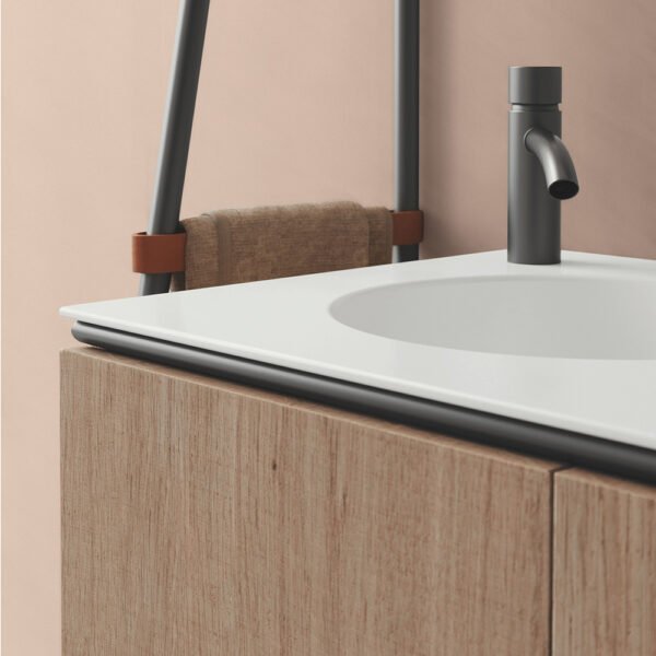 Lavabo in ceramica con struttura Altalena 20.20 composizione 1 vista alternativa Acquaceramica Colavene per arredo bagno – Tuttidea