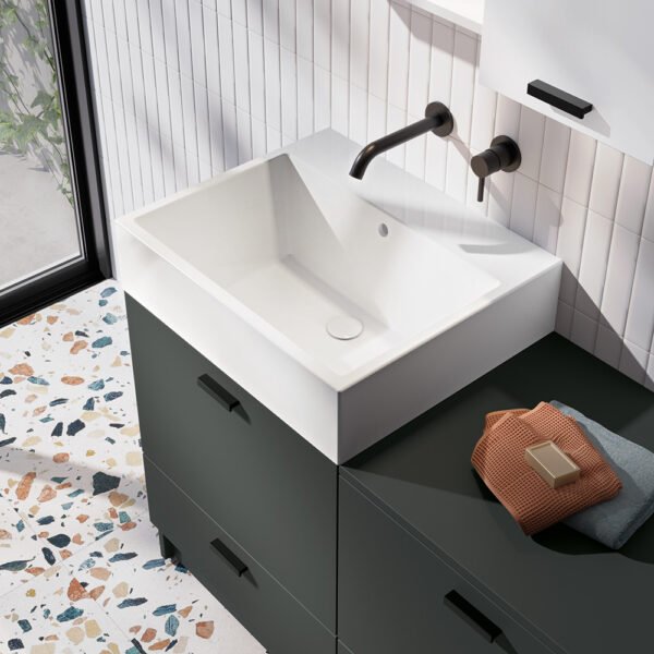 Lavabo da appoggio o sospeso in ceramica Collezione Volant Bianco Acquaceramica Colavene, vista aggiuntiva 3, per arredo bagno e arredo lavanderia – Tuttidea