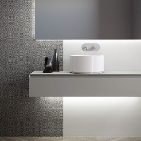 Lavabo da appoggio in ceramica Collezione Oke Kerasan in ambientazione bagno – Tuttidea