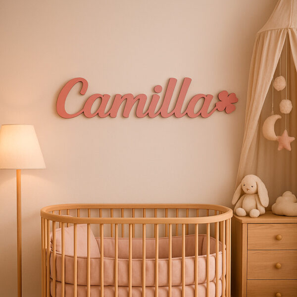 Scritta decorativa a parete CAMILLA in Legno, Forex o Alluminio Dibond Telligraf