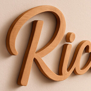 Scritta decorativa a parete RICCARDO in Legno, Forex o Alluminio Dibond Telligraf