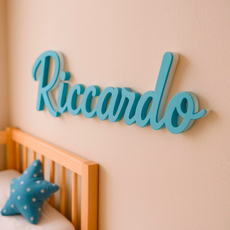 Scritta decorativa a parete RICCARDO in Legno, Forex o Alluminio Dibond Telligraf